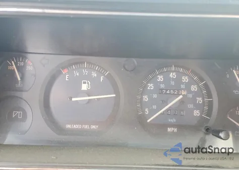 1987 Jeep Cherokee Pioneer из США, поврежденный, VIN 1JCML7823HT109343